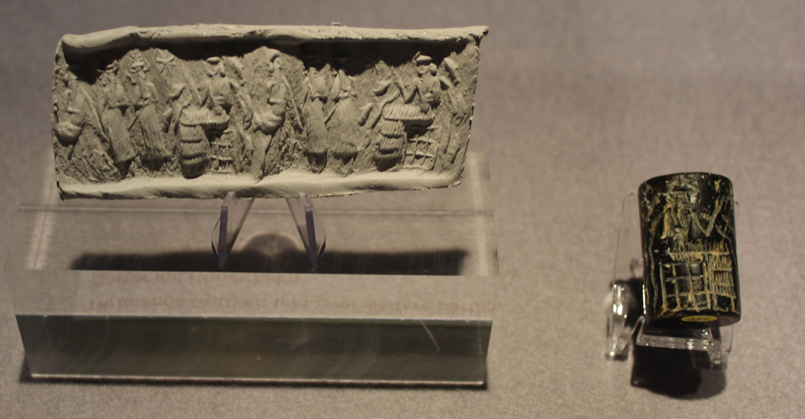 Programm zur Sonderausstellung: Von magischen Steinen, geheimnisvollen Bildern und gesiegeltem Recht - Siegelpraxis im Alten Orient zwischen Magie, Bildsprache und Rechtspraxis